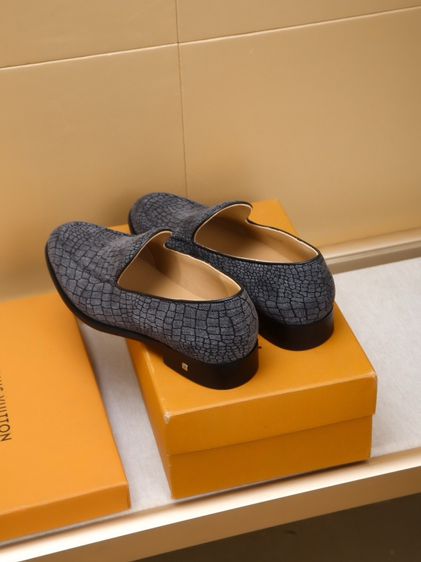 ルイヴィトン靴着用イメージ